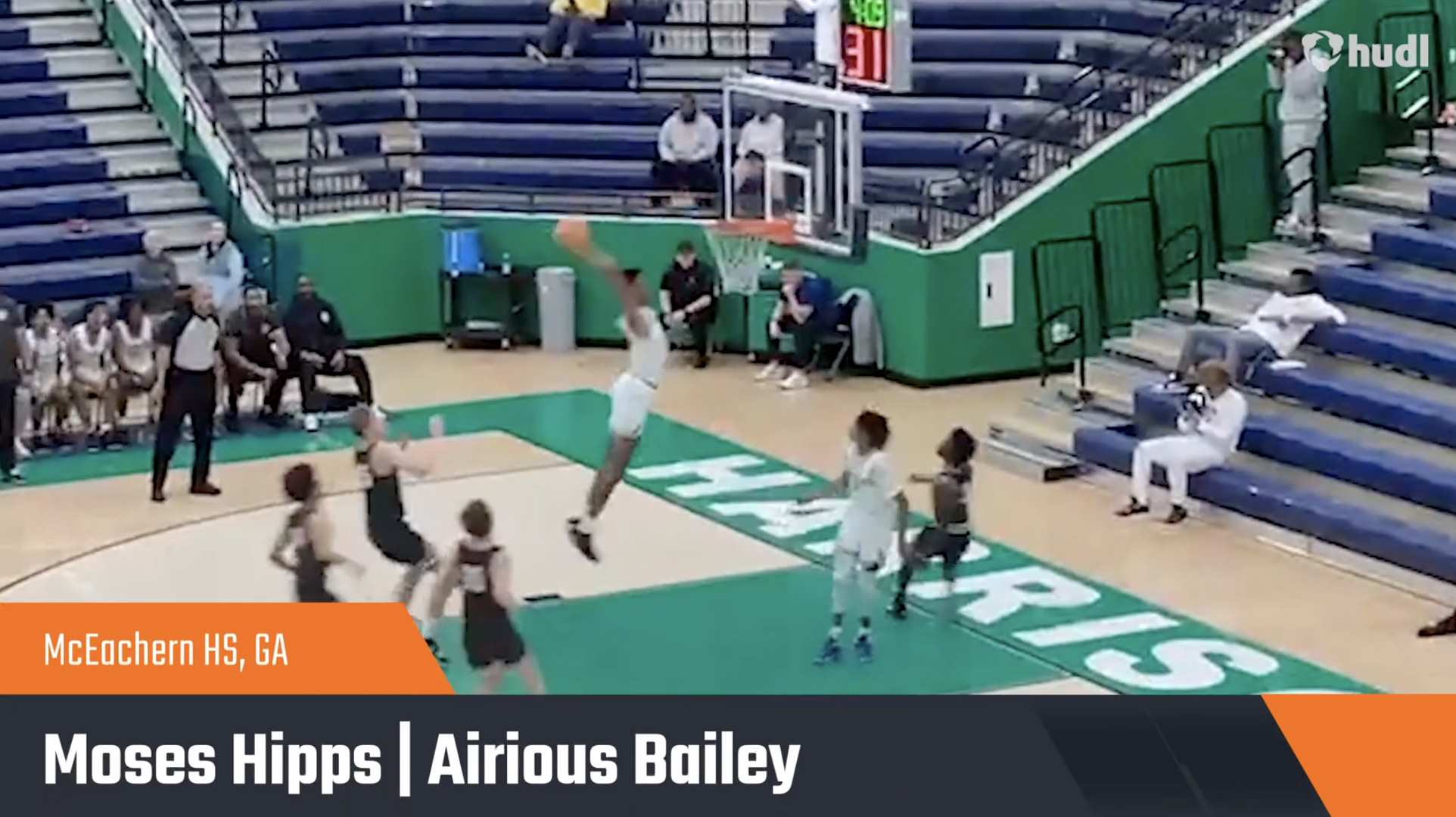 These teammates chemistry is off the charts! 欄 Basketball Highlights